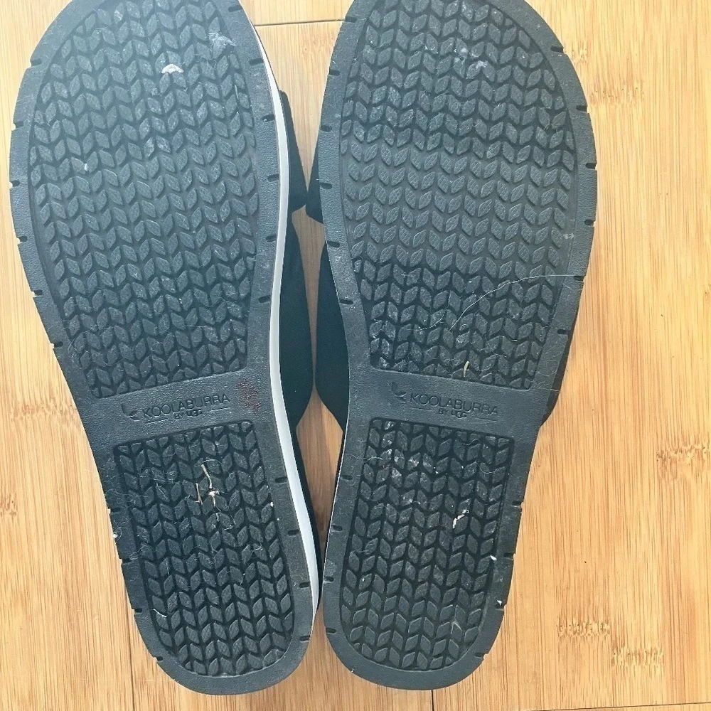 KOOLABURRA by Ugg flip flops